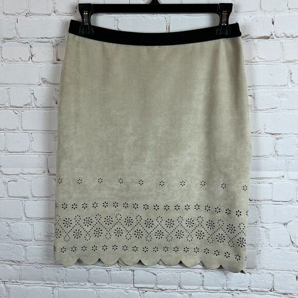 Karen Kane Dresses & Skirts - KAREN KANE beige faux suede scalloped stretch pencil size XS